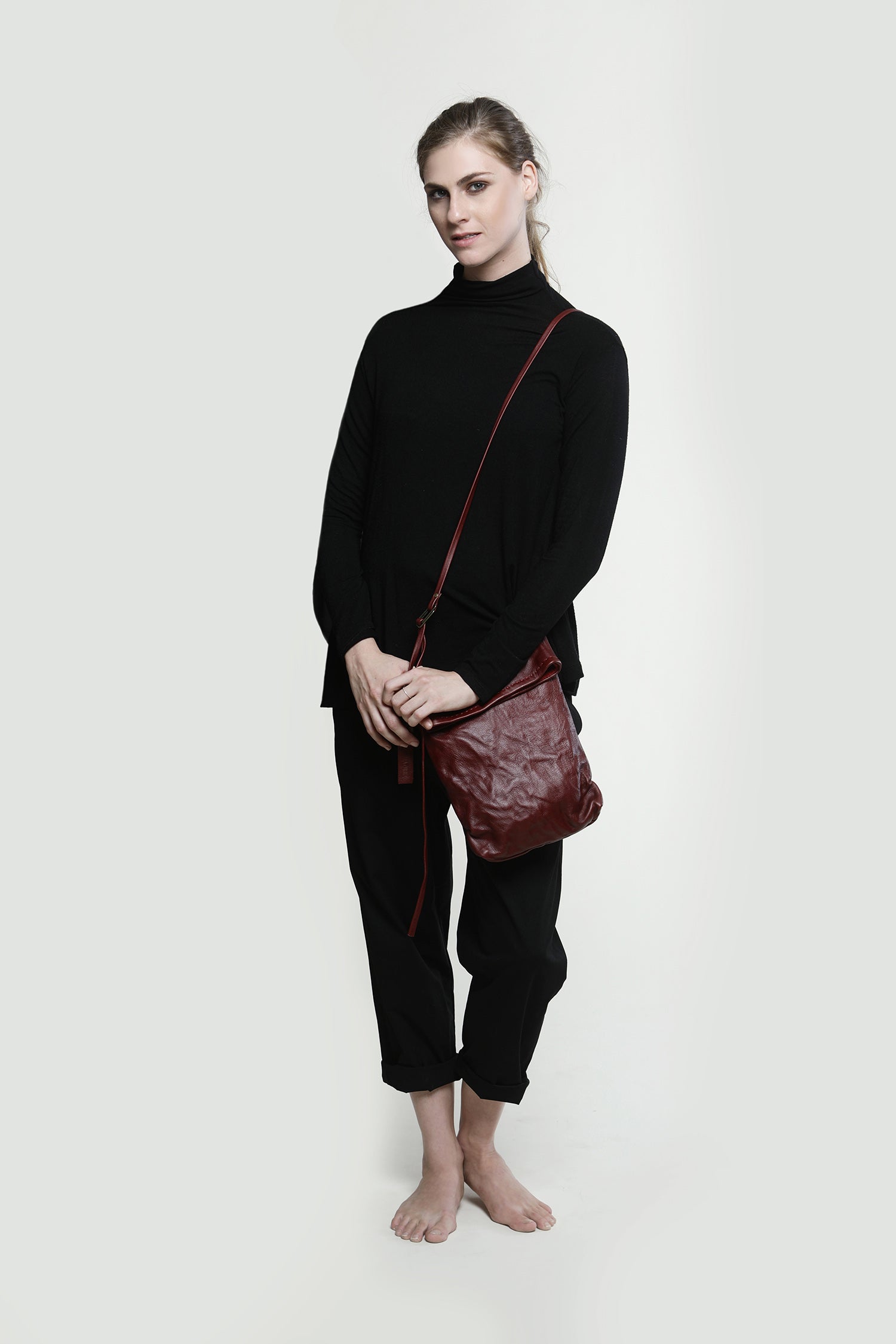 Brick Brown Leather Foldover Crossbody Bag – Caroline Mazurik Handbags
